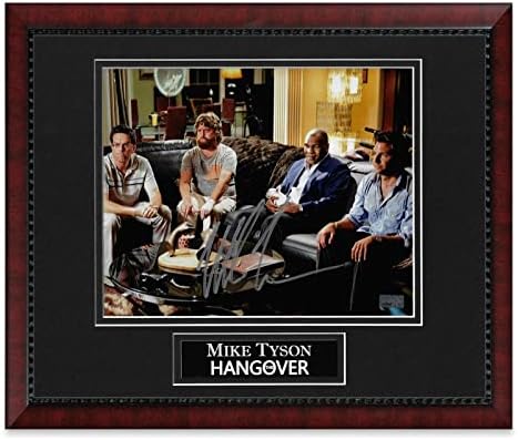 Майк Тайсън подписа снимка The Hangover с автограф в рамка с размер 11x14 см - Боксови снимки с автограф