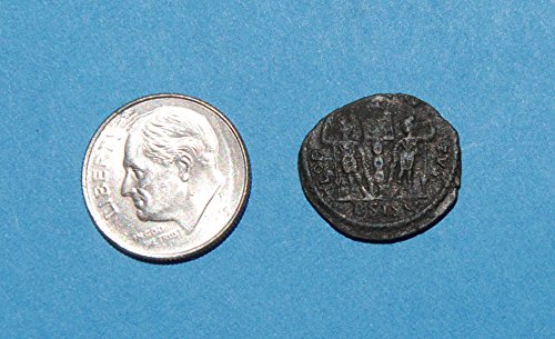 ТОВА е Римският император Констанс с 337 по 350 година, 2 Войник Струва между 1 Стандартна монета Чи-Ро Много